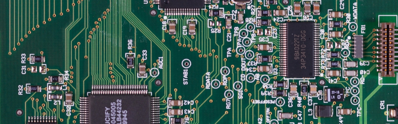 Ferndolmetschen, digitale Medienwelt, Echtzeit-Kommunikation, internationale Interviewpartner, Dolmetschen vor Ort, Telefondolmetschen sofort, Videodolmetschen, Online-Dolmetschen, Remote Dolmetschen, Sprachmittlung, Übersetzungsdienste